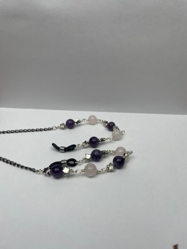 Elegant Purple and White Glasses String